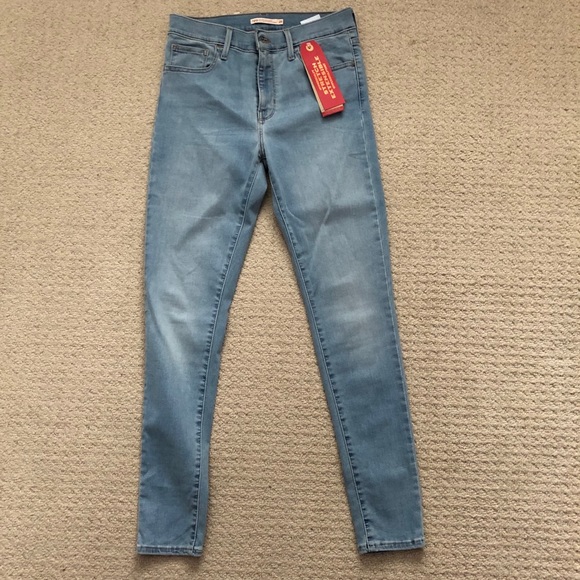 BRAND NEW LEVI JEANS - Picture 1 of 3